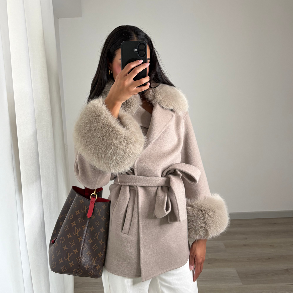 Manteau SOFIA cachemire & fourrure – Greige