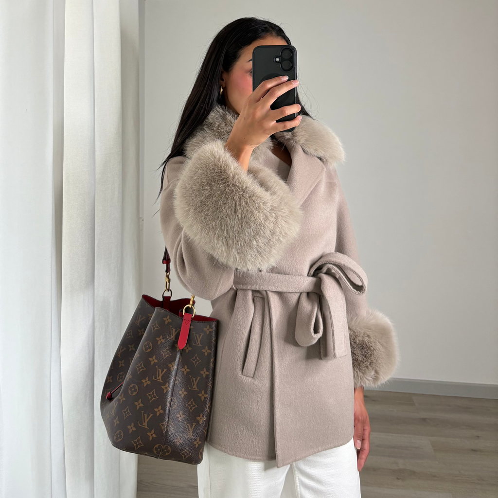 Manteau SOFIA cachemire & fourrure – Greige