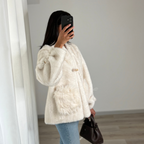 Manteau court  en fausse fourrure AMARA – Crème