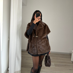 Manteau cape en fausse fourrure court MILA – Marron